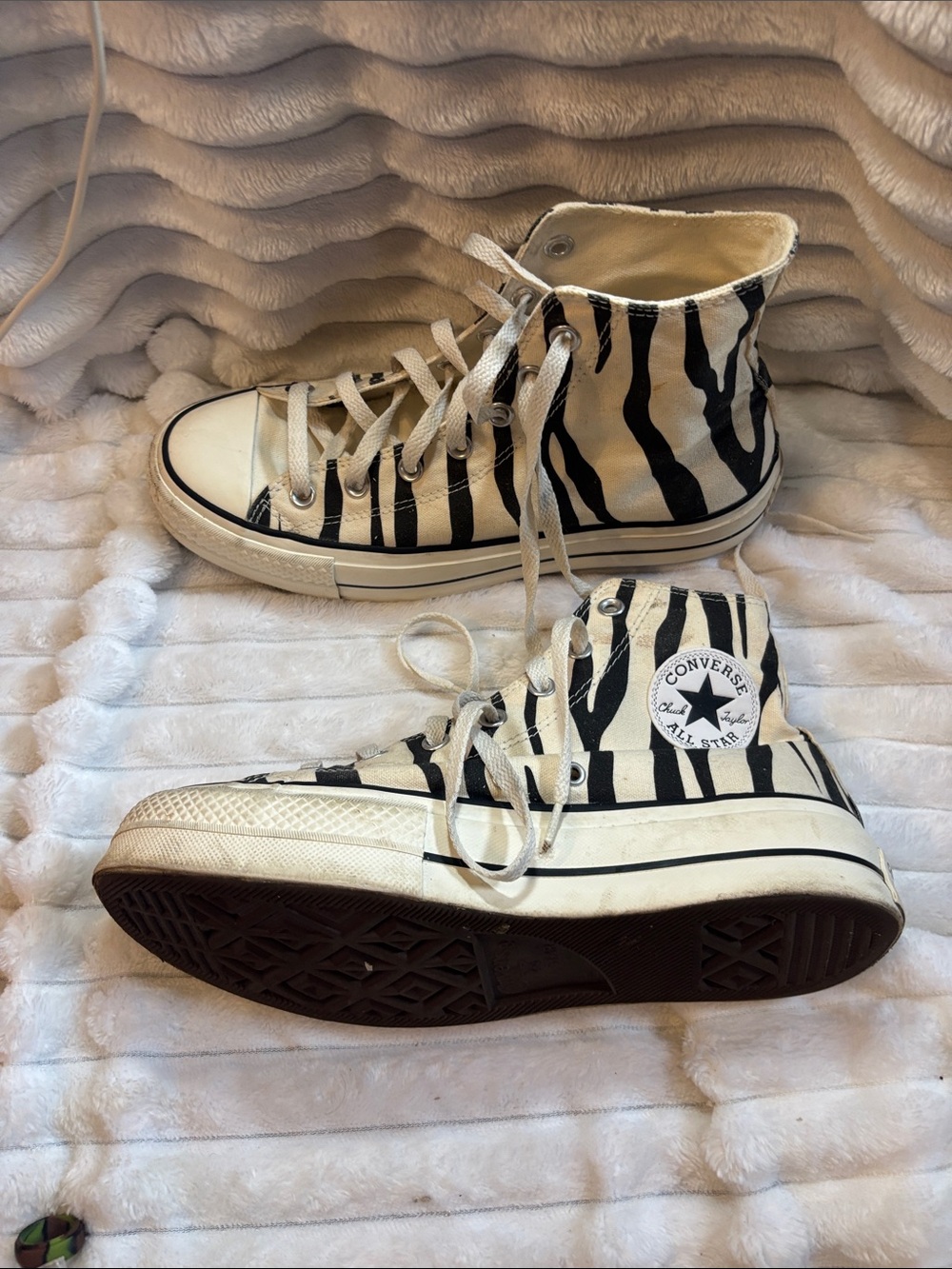 Converse High Top Sneakers - Black & White Zebra Print Mens 7 1/2 Wo’s 9 1/2 - Picture 8 of 9